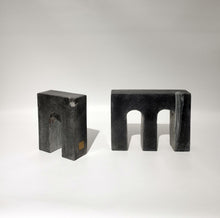 Carica l'immagine nel visualizzatore di Gallery, Fermalibri Ferrara